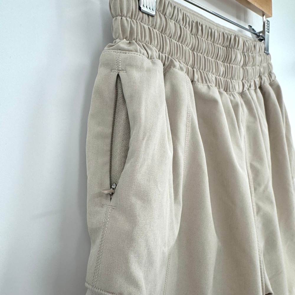 Lululemon Hotty Hot High-Rise Lined Shorts 2.5" Tan Beige Athletic Womens 6 - Picture 5 of 9
